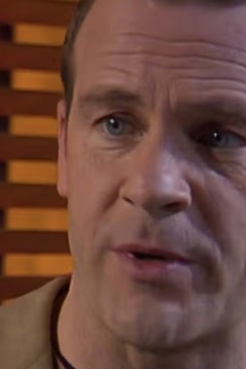 Poster de Episódio Épisode 122 (2005)