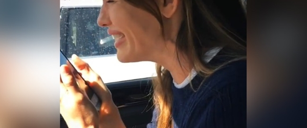Jennifer Garner | Atriz posta vídeo sob efeito do gás do riso e anestesia!