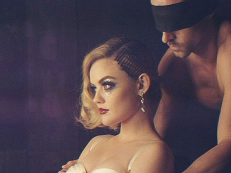 Foto 2 de Waiting on Roxie