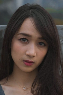 Ayana Shahab - Poster 1