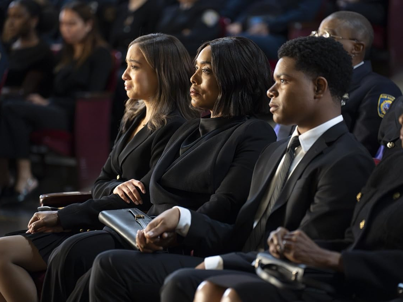 Foto 2 de 9-1-1 (8ª Temporada)