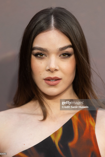 Hailee Steinfeld - Poster 1