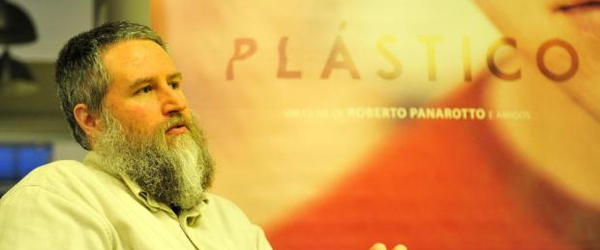 Roberto Panarotto, vocalista da Banda Repolho, lança filme "Plástico"