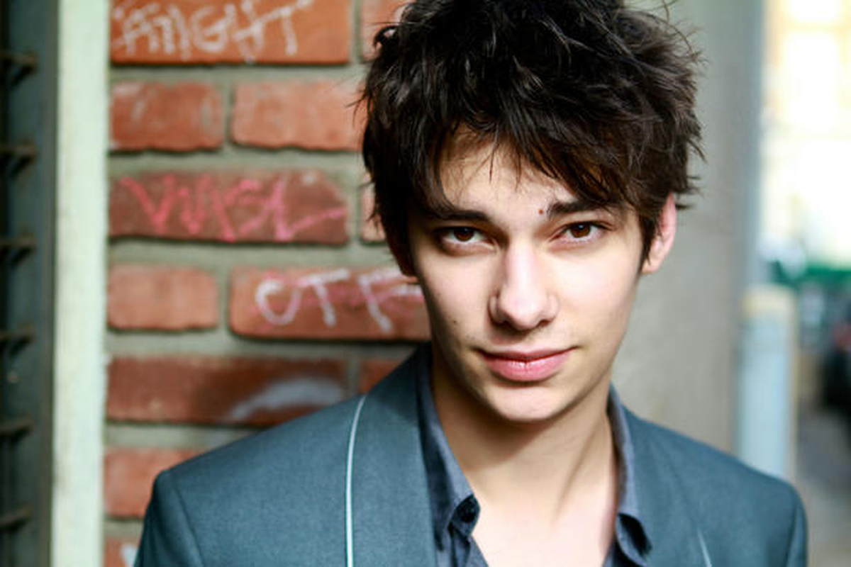 Devon Bostick - Foto 6