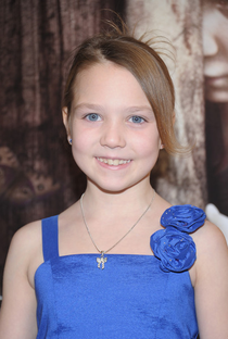 Isabelle Nélisse - Poster 1