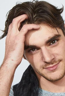 RJ Mitte - Poster 1