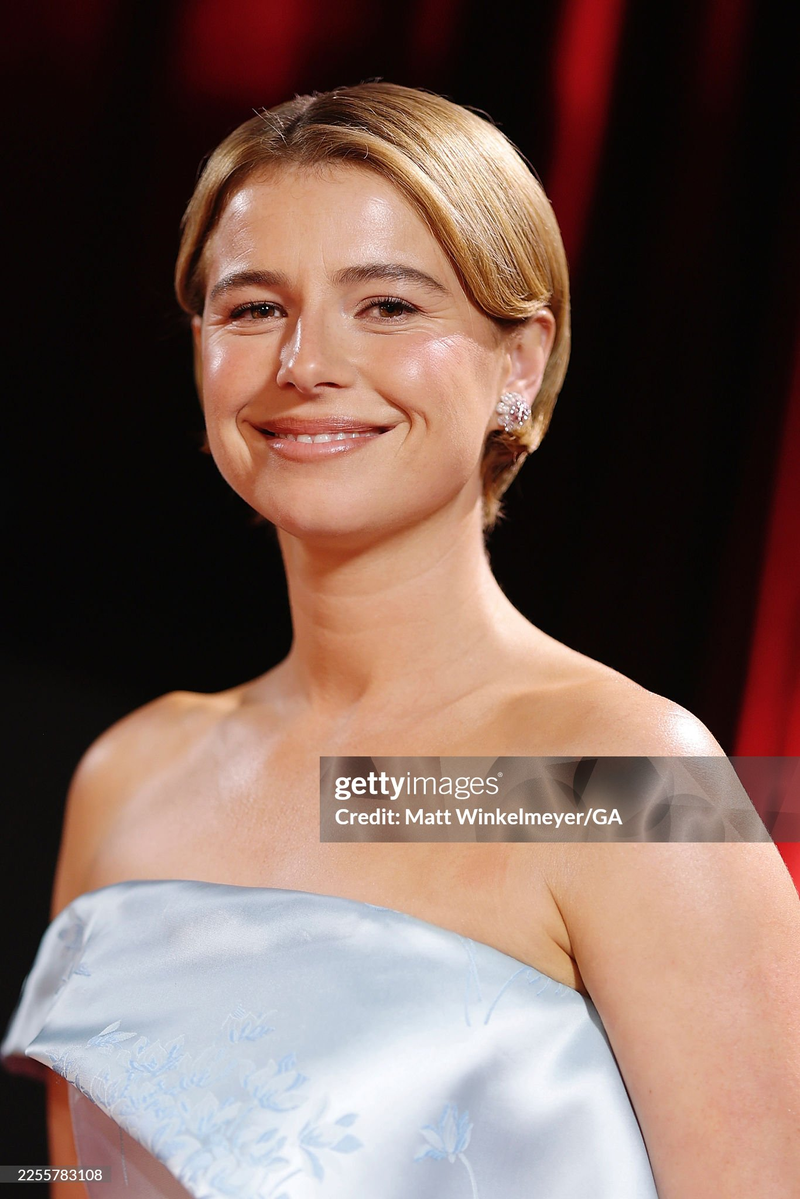 Jessie Buckley - Foto 1