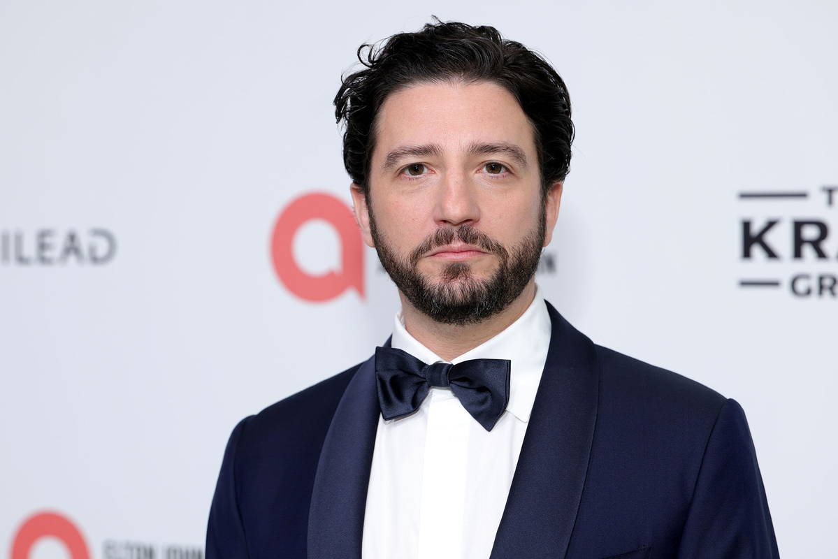 John Magaro - Foto 1