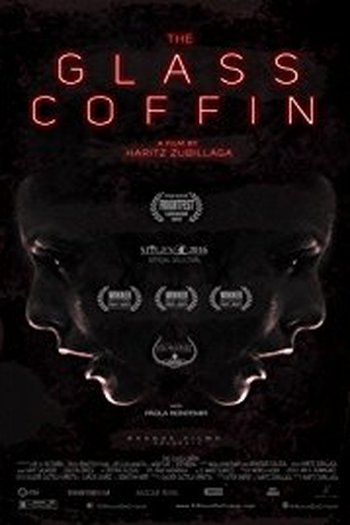  de Filme El ataúd de cristal (2016)