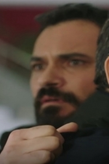 Poster de Episódio 18. Bölüm (2017)