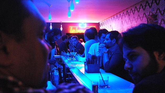 Vodca e filme "cult" são ideias centrais de bar na Barra Funda