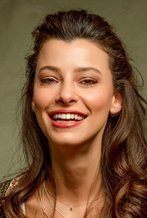 Müjde Uzman - Poster 1