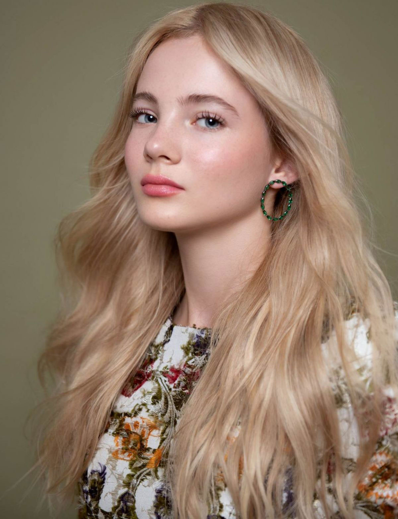 Freya Allan - Foto 1