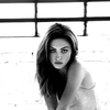 Phoebe Tonkin - Foto 4
