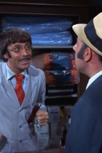 Poster de Episódio The Convent Gets the Business (1969)