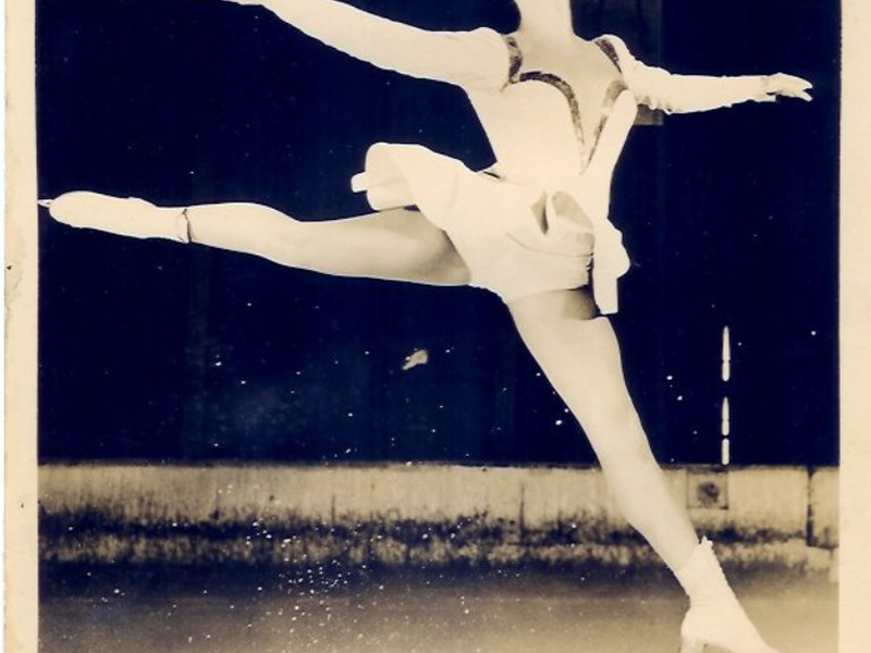 Foto 3 de Dançarina Loura