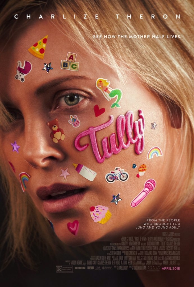 Charlize Theron vive uma mãe sobrecarregada em 'Tully'