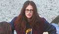 Sils Maria | Kristen Stewart aparece com visual nerd no set do filme [ATUALIZADO]
