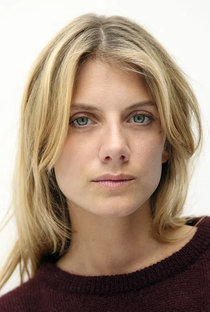 Mélanie Laurent - Poster 1