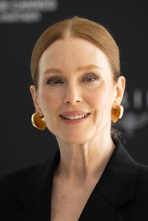 Julianne Moore - Poster 1