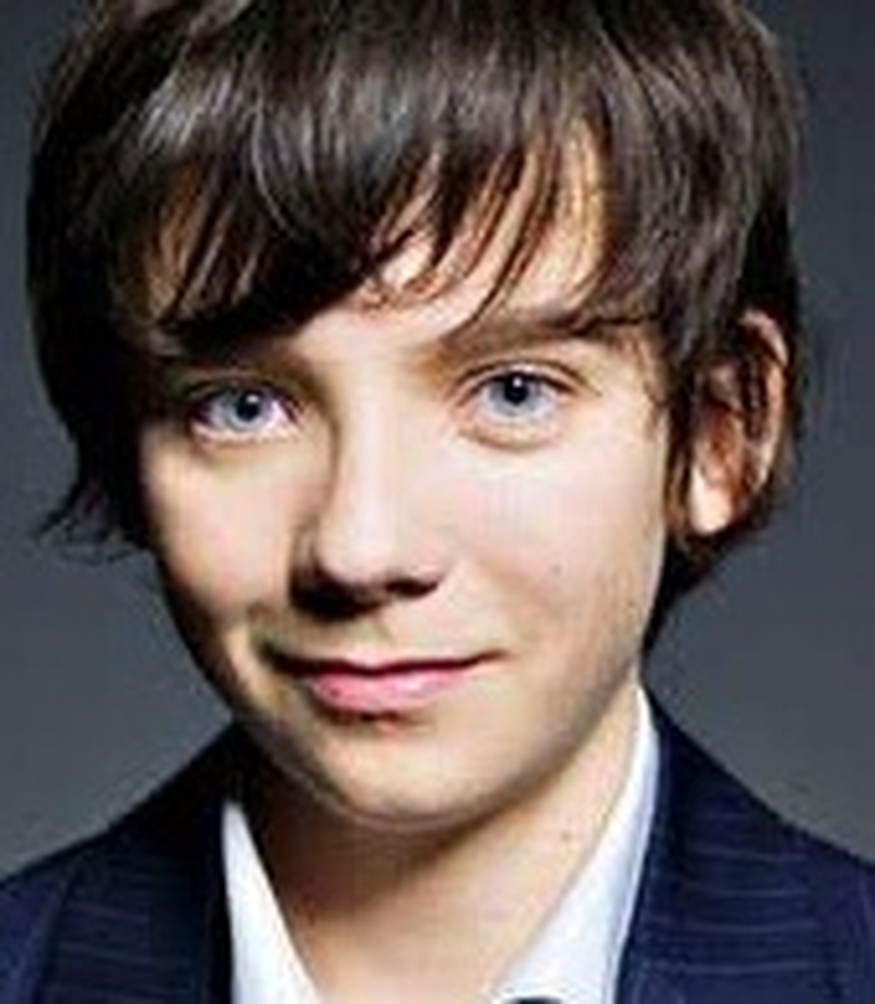 Asa Butterfield - Foto 9