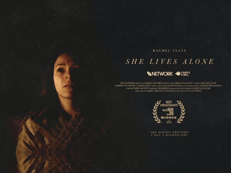 Foto 1 de She Lives Alone