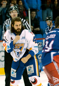 Drop the Gloves: Canada's Toughest Hockey League (Drop the Gloves: Canada's Toughest Hockey League)
