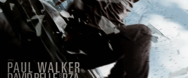 Paul Walker tem um parede em sua frente no clipe da ação 13º Distrito