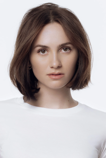 Maude Apatow - Poster 1