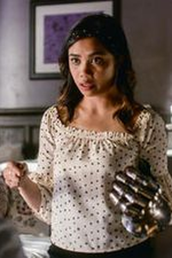 Poster de Episódio Undeclared (1) (2019)