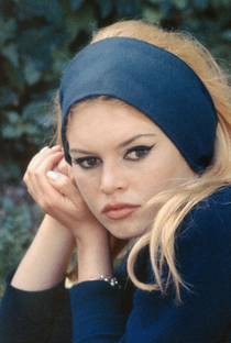 Brigitte Bardot - Poster / Capa / Cartaz - Oficial 2