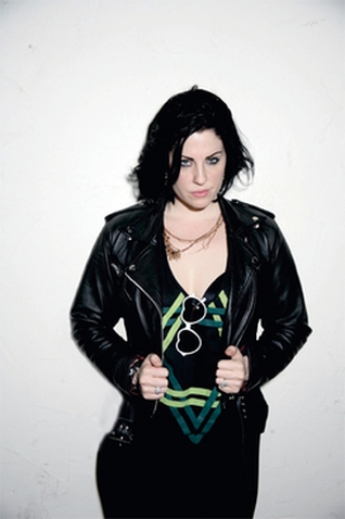 Brody Dalle (1 de Janeiro de 1979) | Artista | Filmow