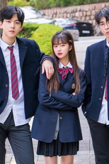 The Female Friend Among Guys (남자무리의 여사친)