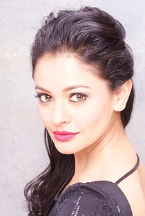 Pooja Kumar - Poster / Capa / Cartaz - Oficial 1