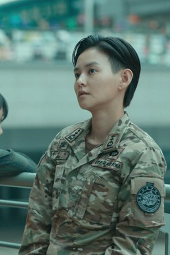 Poster de Episódio 러브 이즈 백 (2024)