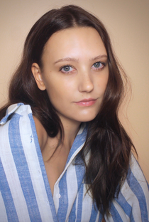 Geena Meszaros - Poster 1