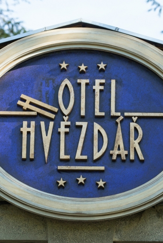 Poster 1 de TV Hotel Hvezdár (2018)
