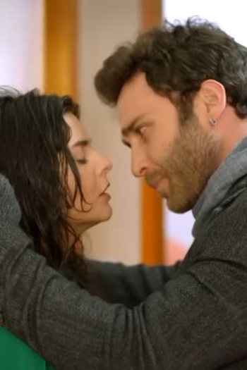 Poster de Episódio 1. Bölüm (2013)