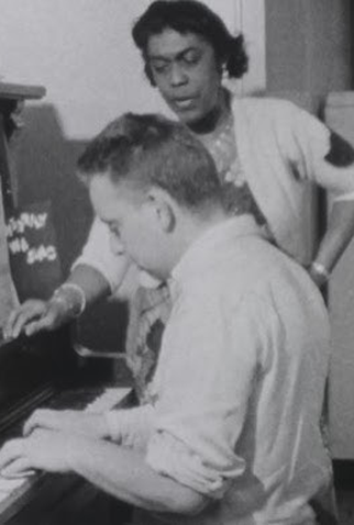 Poster 3 de Curta Psychiatric Nursing (1958)