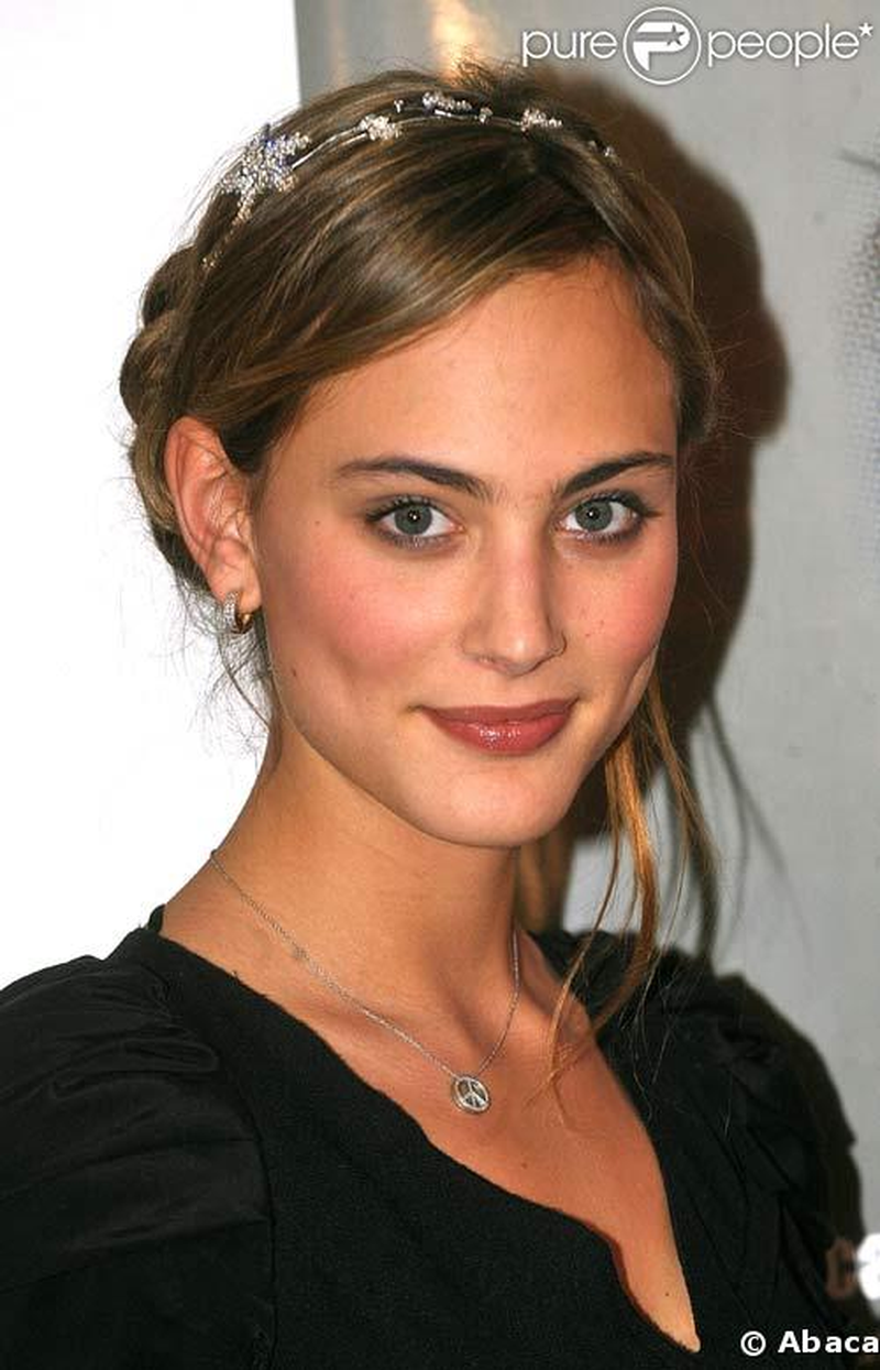 Nora Arnezeder - Foto 1