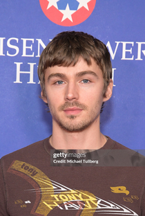 Miles Heizer - Poster 1