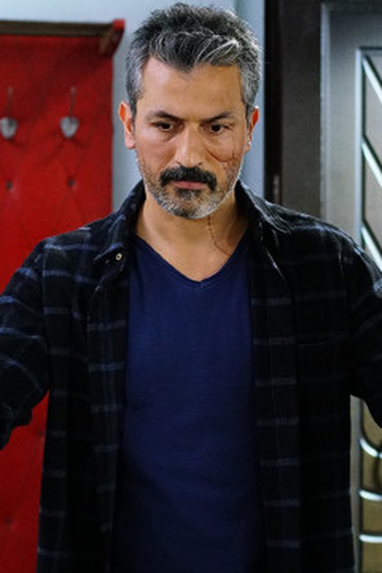 Poster de Episódio 8. Bölüm (2020)