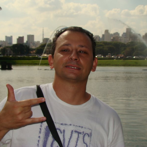 Foto de perfil de ROBERTO AKL