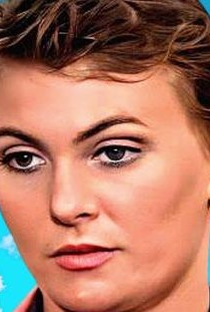 Monique Alves - Poster 1