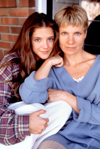 Poster 1 de Filme Between Mother and Daughter (1995)