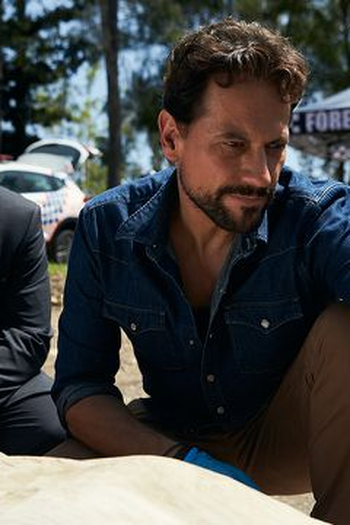 Poster de Episódio Tarde Venientibus Ossa (2021)
