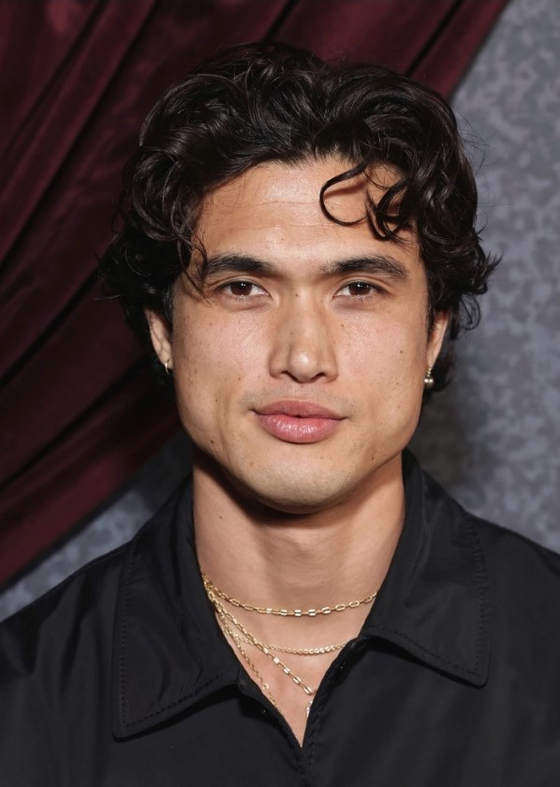 Charles Melton - Foto 5