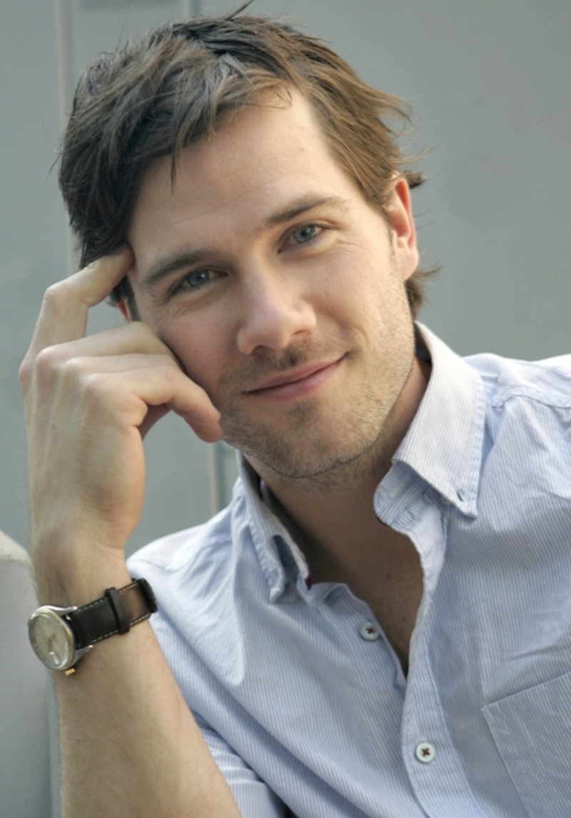 Luke Macfarlane - Foto 2