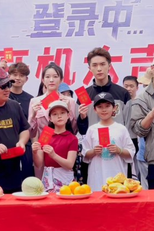 Loading... (登录中…)