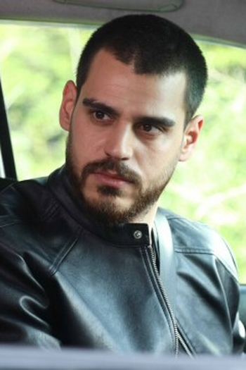 Poster de Episódio 15. Bölüm (2022)